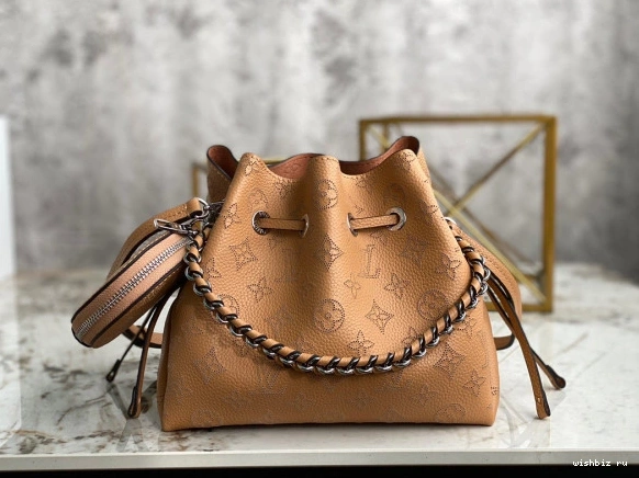 WIS BELLA LOUIS VUITTON 0127